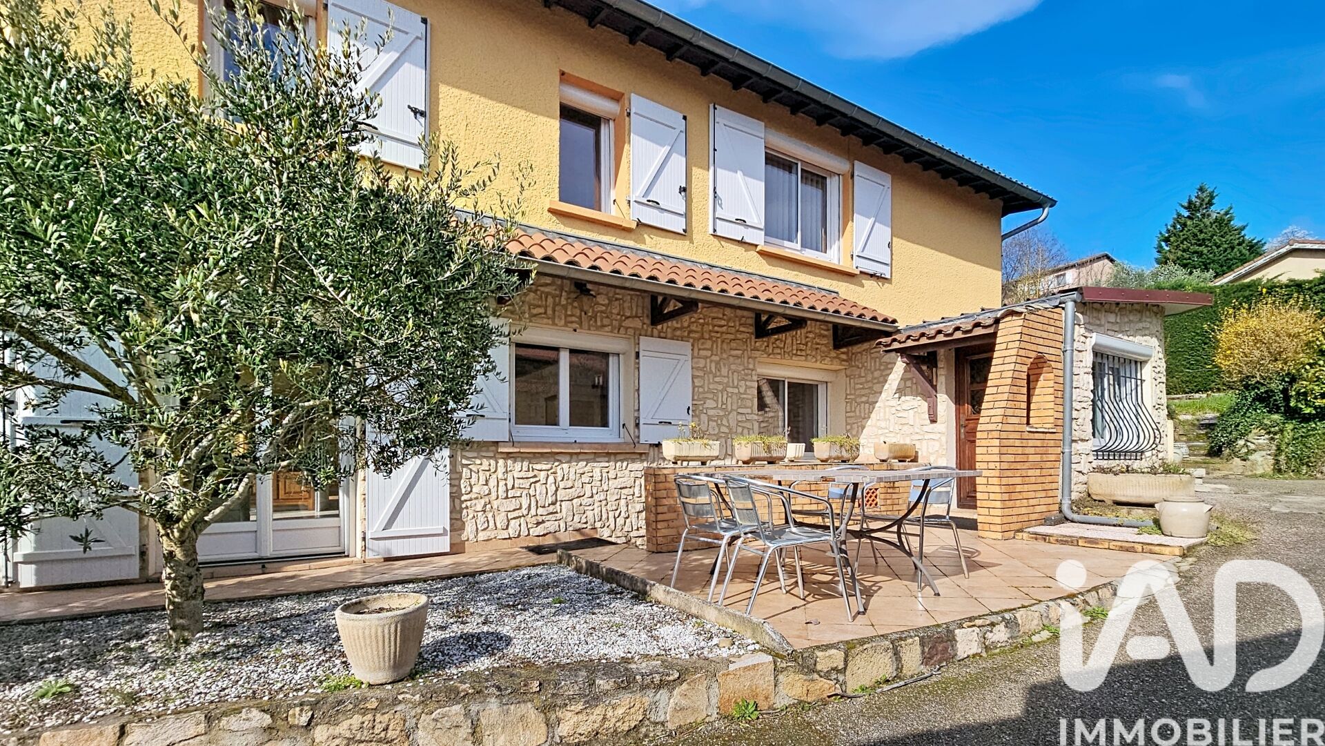 St-Clair-Du-Rhone - 194m² - 9p. - 5ch.