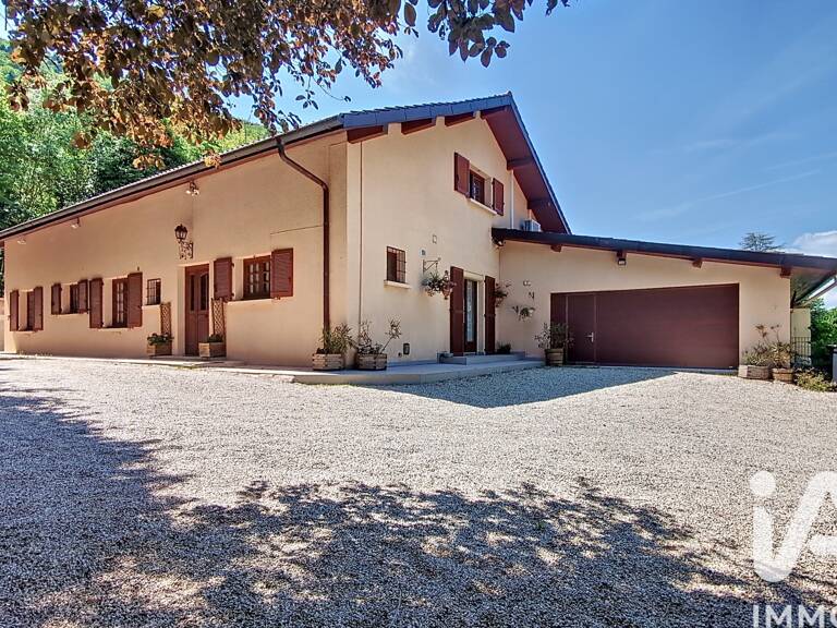 Vente Maison/villa 9 pièces — photo 1