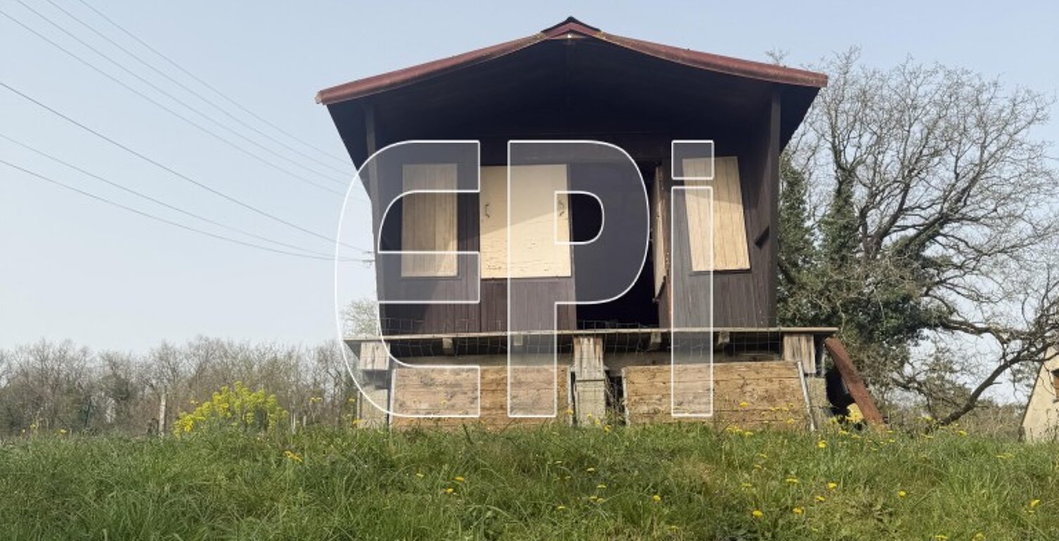 Réf : 8134 <br>Le terrain de 510 m² comprend un cabanon de jar — photo 1