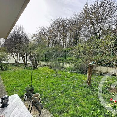 Appartement 3 pièces 327600 €