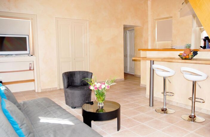 Studio atypique 55 m² avec mezzanine, dernier étage, terrasse vue mer – Château Vallombrosa, Cannes Bas Croix des Gardes ✨ — photo 3