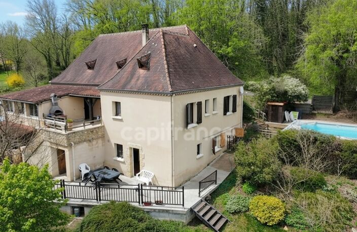 Maison 222m², 8 pièces, 6 chambres, gîte, studio, chambre d'hôte, piscine, terrrain 2737m² à LE BUISSON DE CADOUIN (24) — photo 2