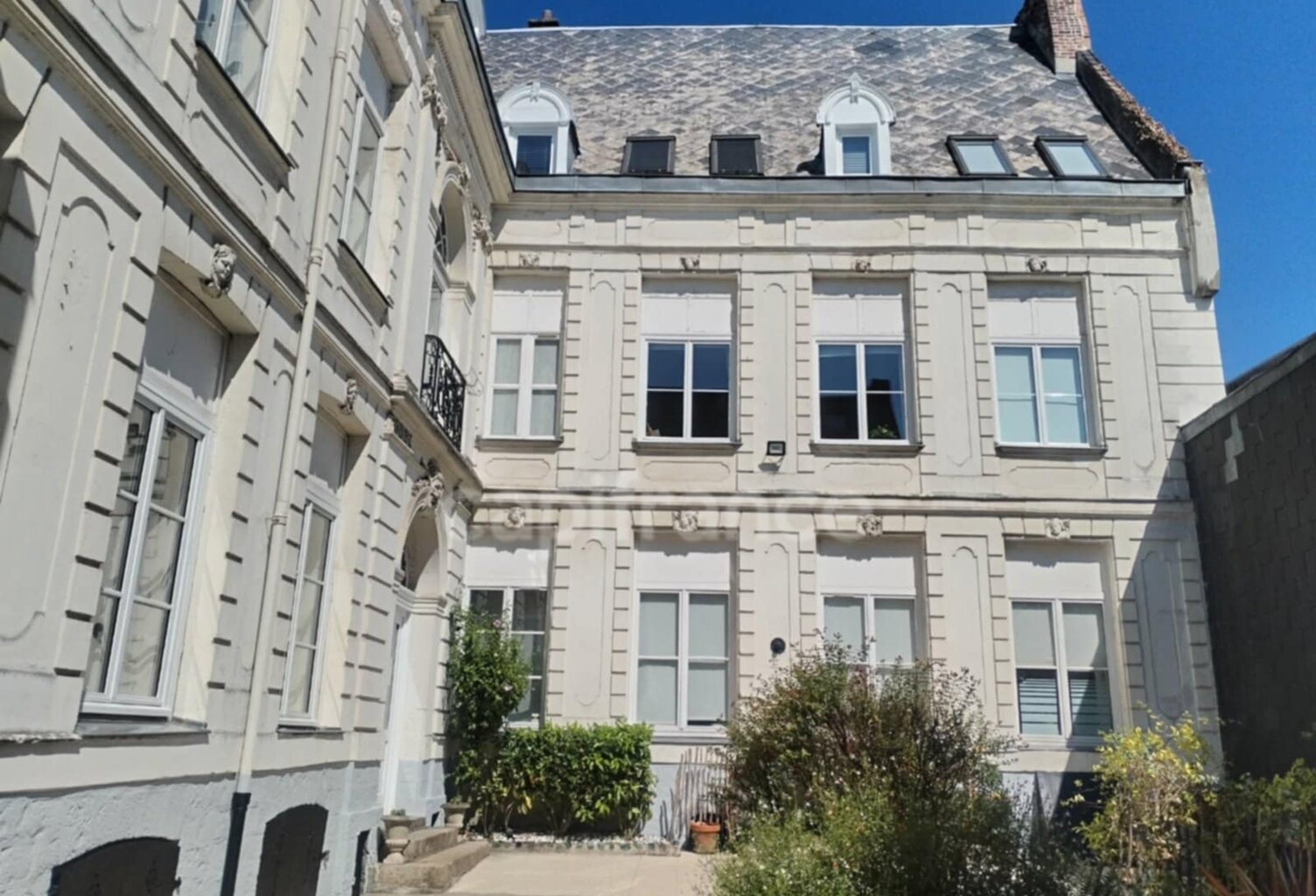 “💎 Rare à Arras : duplex de 124 m² dans un hôtel particulier du XVIIIᵉ siècle" — photo 1