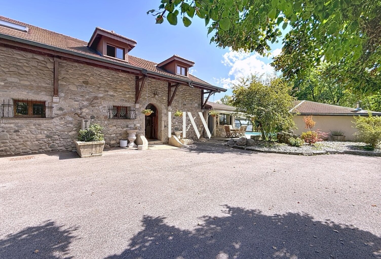 Maison familiale à vendre 10 pièces VETRAZ MONTHOUX (74) - Ou spécial investisseurs — photo 1