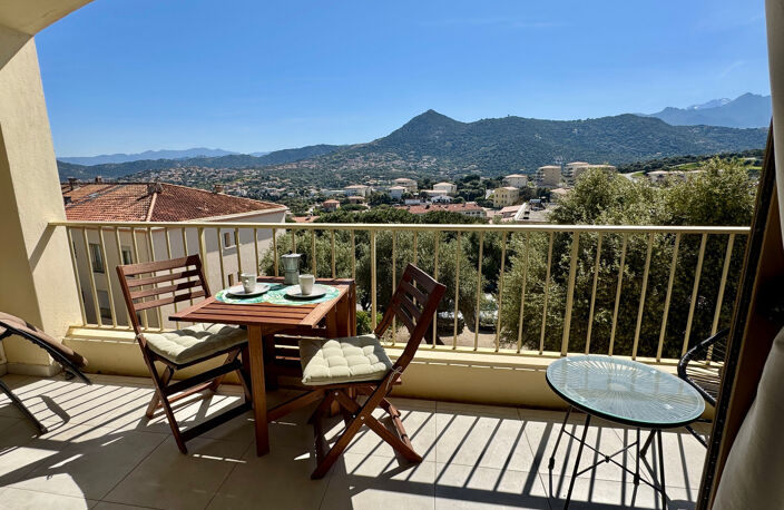 L’Île-Rousse – Superbe T3 avec vue mer, terrasse et parking à 10 minutes des plages (20) — photo 2