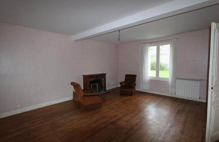 Maison ancienne à rénover, 8 pièces, jardin et garage 80 m² — photo 3