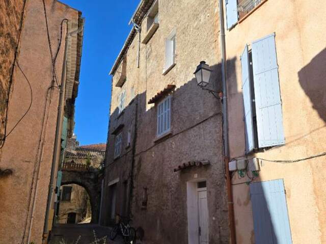 Maison de village - 260m² - Idéal investisseur - La Motte en Provence — photo du bien