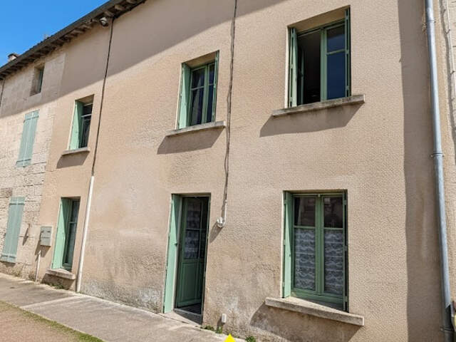 Maison de bourg de 99m2 Magné bourg — photo du bien