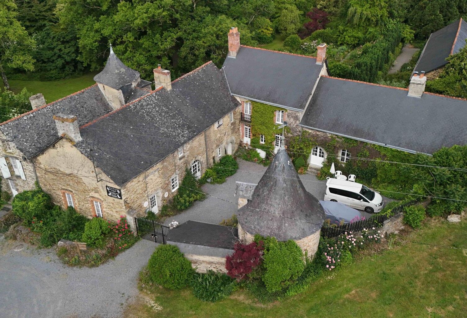Manoir XVe s. - Domaine 3 ha  500 m²  Proche Rennes — photo 1
