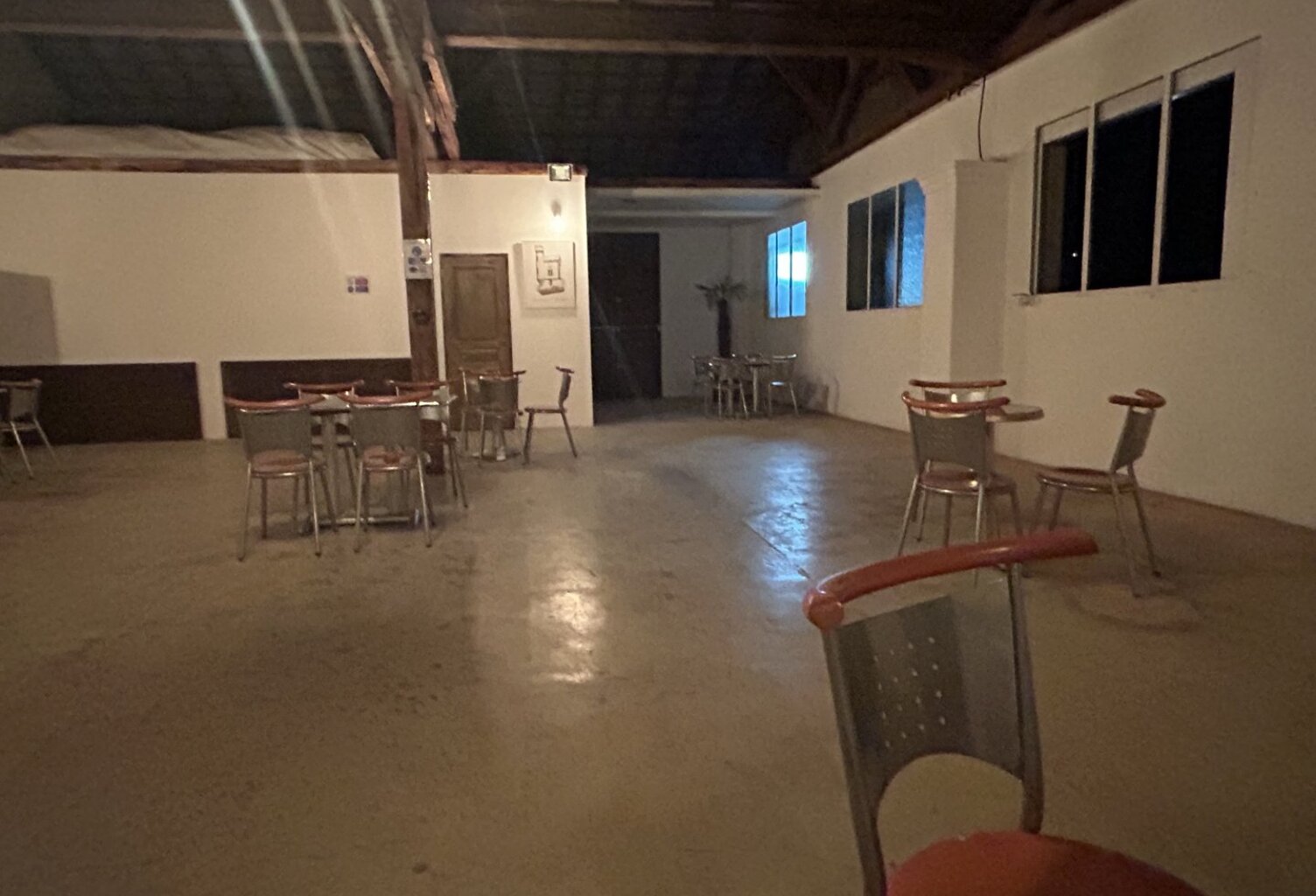 Local commercial — photo 1