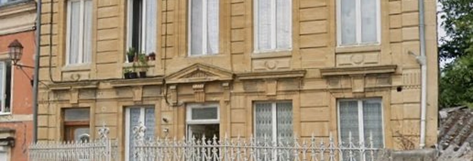 Immeuble  366 m² à vendre à Floing (08200)