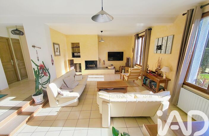 Vente Maison/villa 8 pièces — photo 3