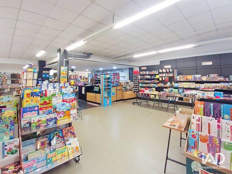 Vente Boutique/Local commercial 360 m&sup2; — photo 1