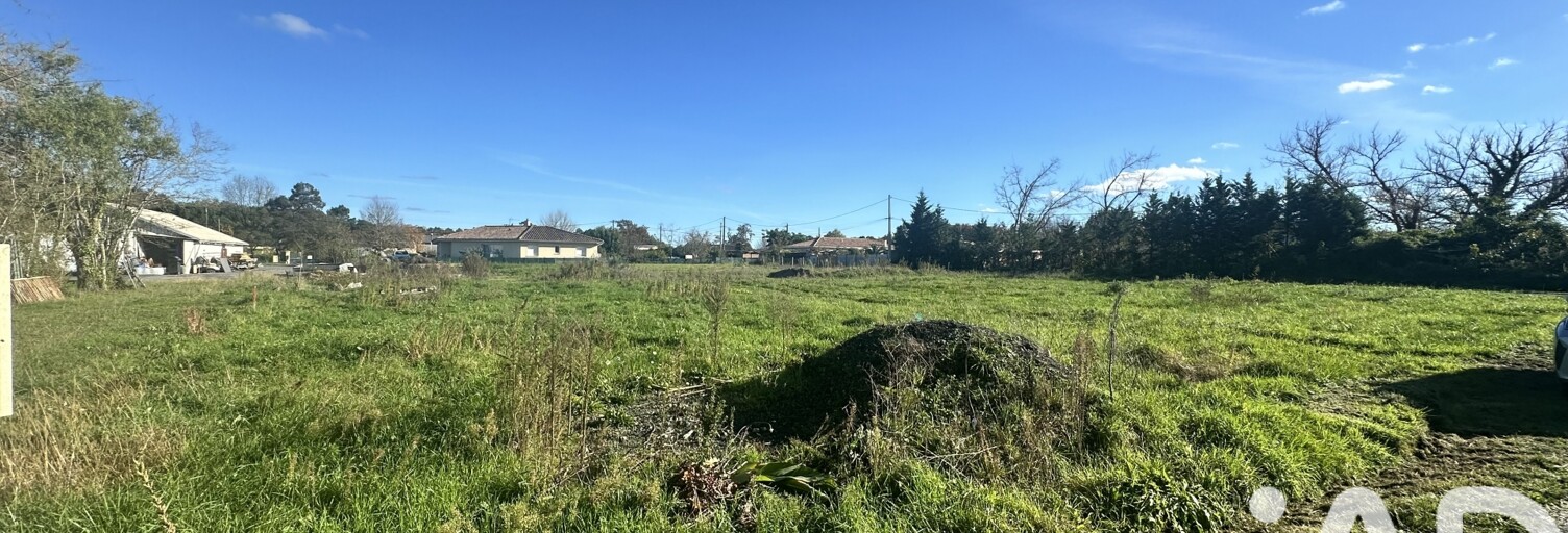 Terrain  830 m² à vendre à Saint-Savin (33920)