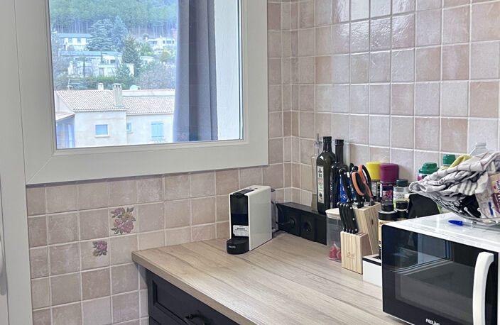APPARTEMENT ACTUELLEMENT LOUÉ TYPE 4 AVEC GARAGE, BALCON ET CAVE. — photo 2