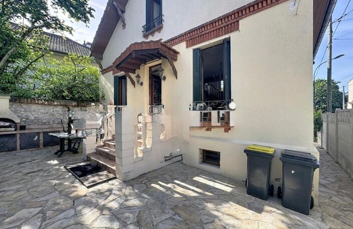 À 2 MIN DU RER E CHAMPIGNY  les boullereaux  – MAISON 123 M² HABITABLES – 4 CHAMBRES/GRAND SEJOUR– TERRAIN 400 M² – 2 GARAGES – ATELIER 30 M² — photo 2