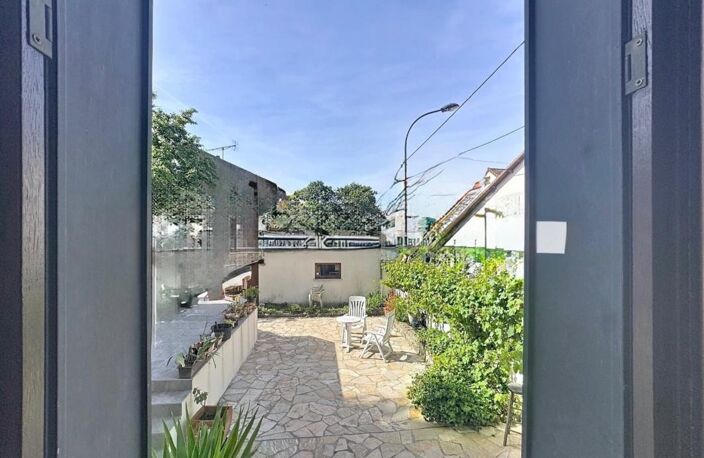 À 2 MIN DU RER E CHAMPIGNY  les boullereaux  – MAISON 123 M² HABITABLES – 4 CHAMBRES/GRAND SEJOUR– TERRAIN 400 M² – 2 GARAGES – ATELIER 30 M² — photo 4