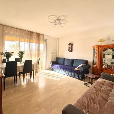 Appartement 4 pièces 215000 €