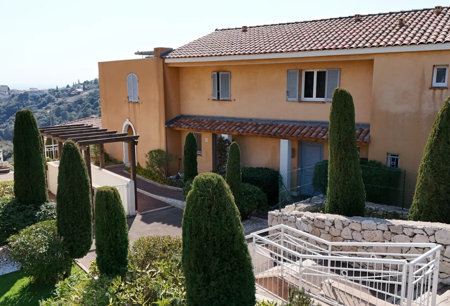 COLLINE DE BELLET - DOUBLE TERRASSE - GARAGE - PISCINE — photo 1