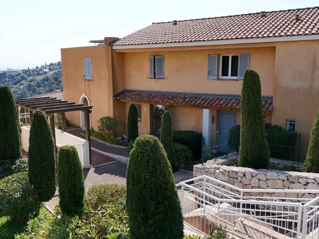 COLLINE DE BELLET - DOUBLE TERRASSE - GARAGE - PISCINE — photo du bien