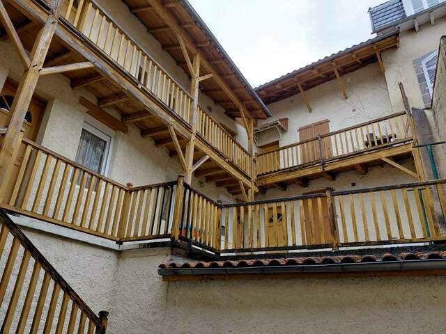 Immeuble de 5 appartements Maurs — photo du bien