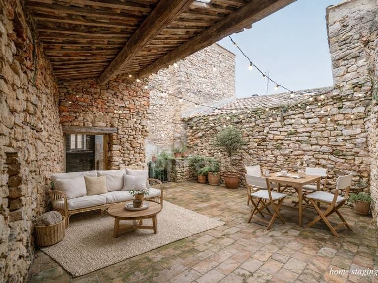 Maison de caractère en pierre avec terrasse et dépendance – Fons — photo 1