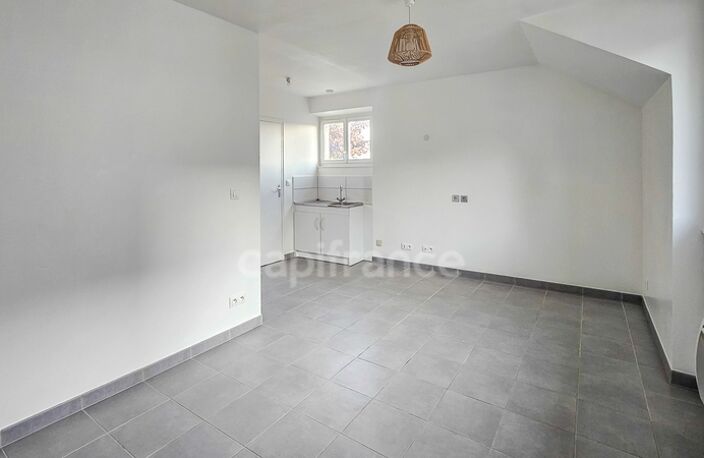 Appartement totalement rénové avec place de parking privative à vendre 1 pièces ETRECHY (91) — photo 2