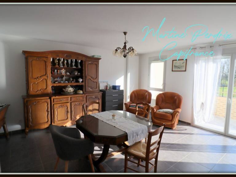 MONTREVEL-EN-BRESSE – T3 avec balcon plein Sud, garage et climatisation ! — photo 1