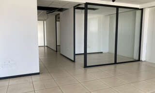 Commerce  140 m² à louer à Saint-Pierre (97410)