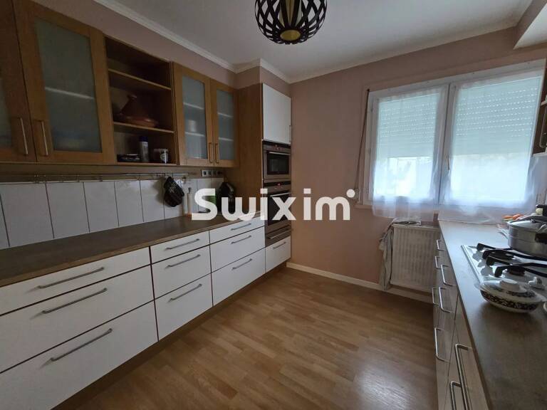 Appartement 4 pièces avec balcon et cave — photo 1