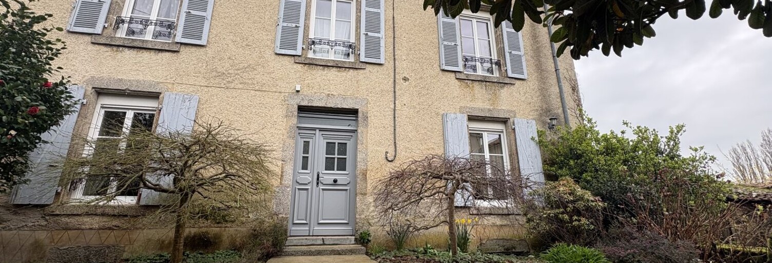 Maison 8 Pièces 213 m² à vendre à Terval (85120)