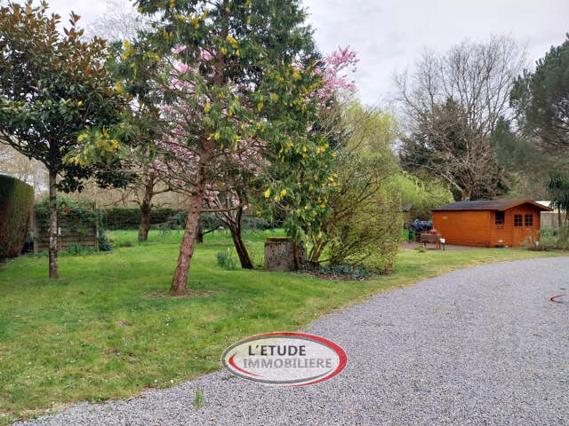 CHAUMES EN RETZ BOURG : terrain constructible de 750 m2 libr — photo du bien