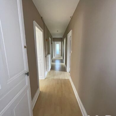 Appartement 4 pièces 77500 €