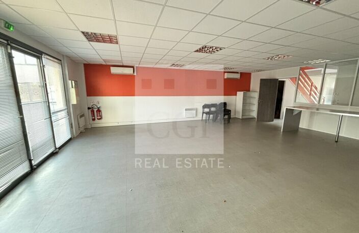 BUREAUX à LOUER — photo 2