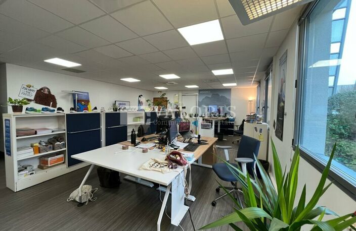 BUREAUX à LOUER — photo 2