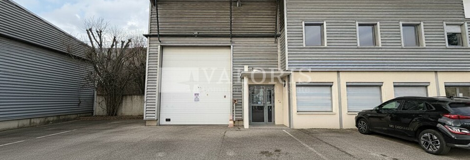 Commerce  238 m² à louer à Décines-Charpieu (69150)