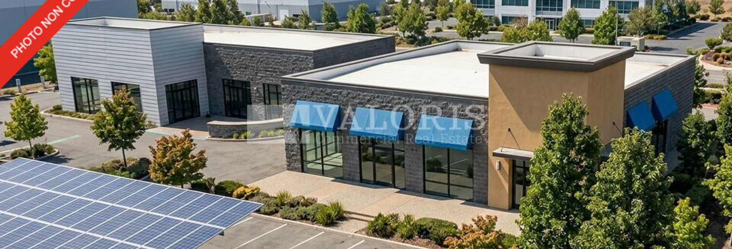 Commerce  707 m² à louer à Saint-Bonnet-de-Mure (69720)