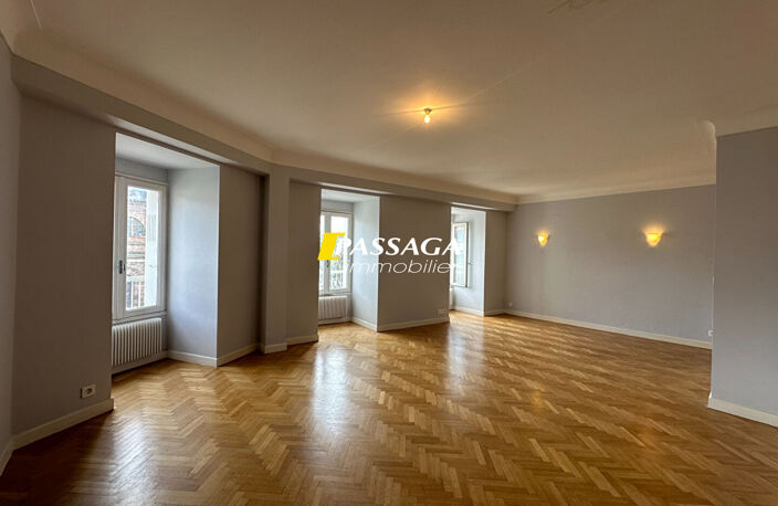 A VENDRE - Appartement type 5 avec cave et grenier -  RODEZ — photo 2
