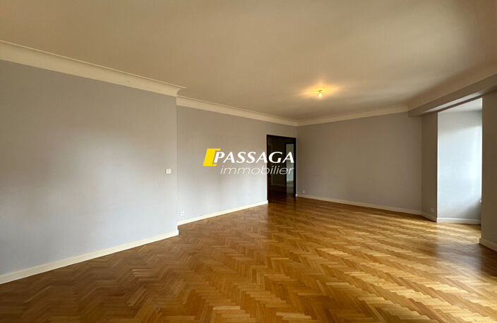 A VENDRE - Appartement type 5 avec cave et grenier -  RODEZ — photo 3