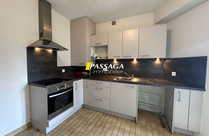 A VENDRE - Appartement type 5 avec cave et grenier -  RODEZ — photo 5
