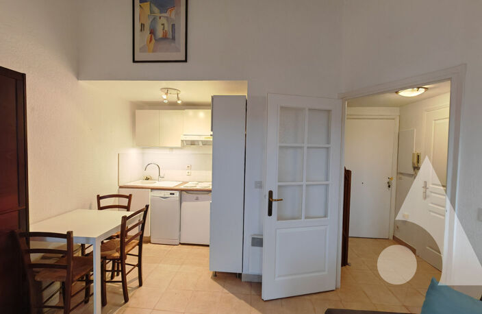 PORT FREJUS-DERNIER ETAGE T2 BIS AVEC GARAGE — photo 2