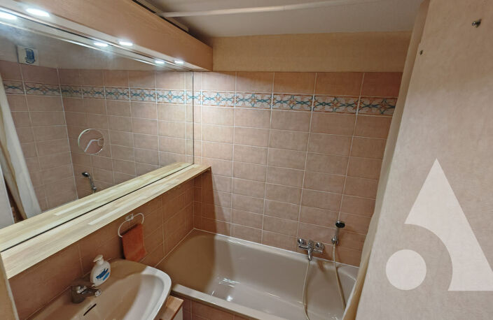 PORT FREJUS-DERNIER ETAGE T2 BIS AVEC GARAGE — photo 4