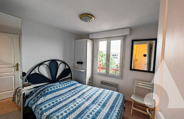 PORT FREJUS-DERNIER ETAGE T2 BIS AVEC GARAGE — photo 5