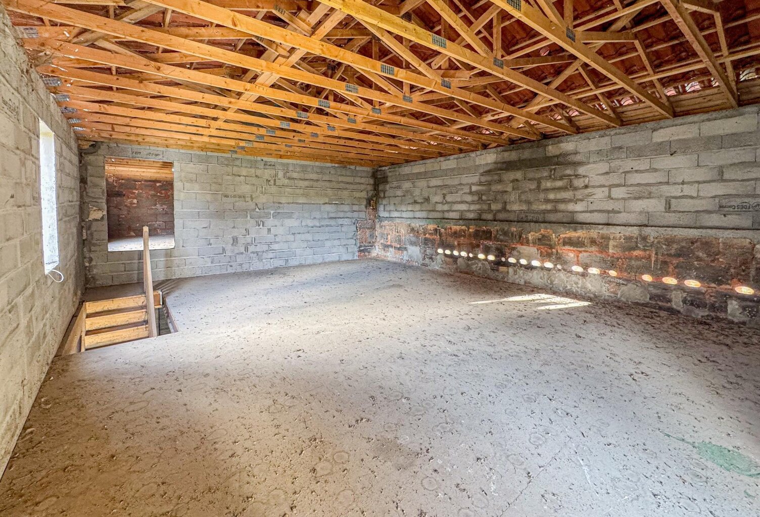 Chai en pierre ,Rénovation complète  200 m² à aménager , 4 plateaux de 50 m² ,  jardin avec stationnements — photo 1