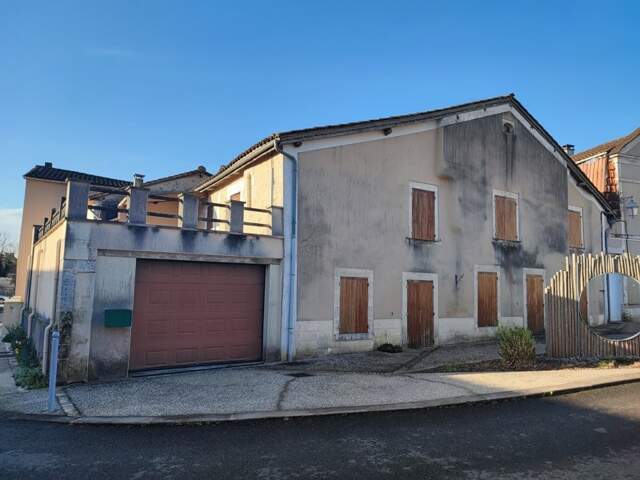 Maison de bourg de 6 pièces principales — photo du bien