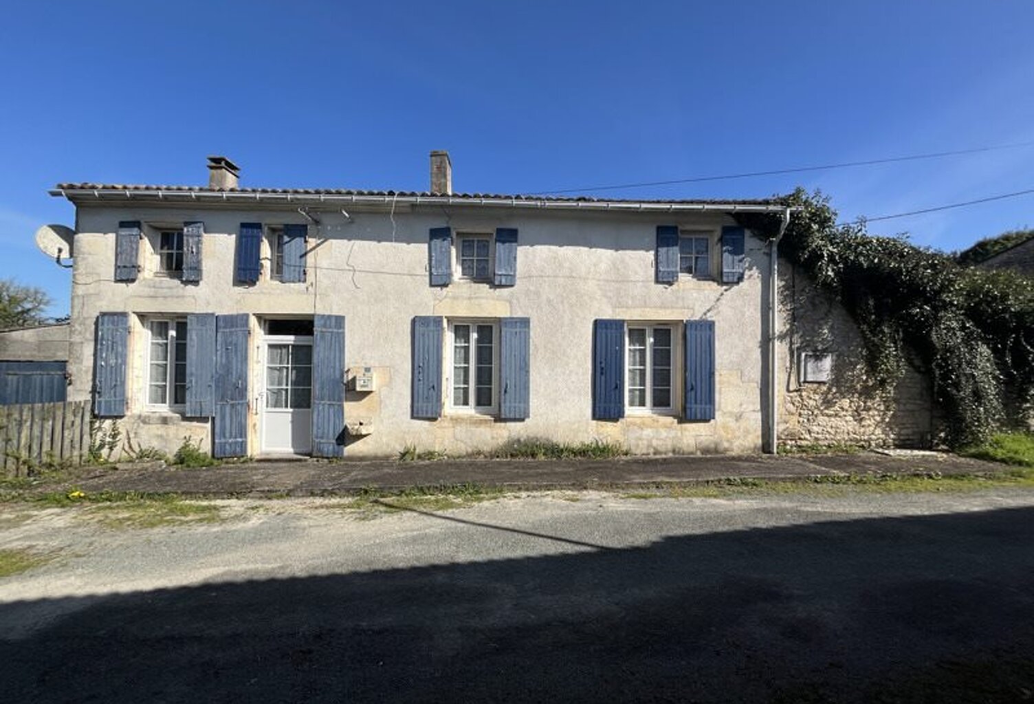 Maison en pierre de 6 pièces principales — photo 1