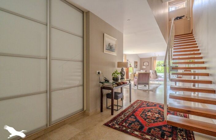 Contemporaine de 7 pièces principales — photo 4
