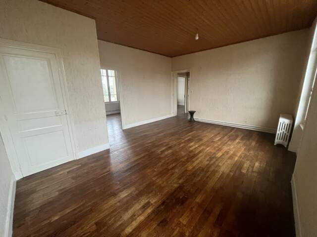 Maison de ville de 4 pièces principales — photo du bien