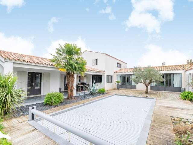 Villa de 7 pièces principales — photo du bien