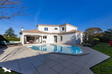 Maison 6 pièces 709920 €